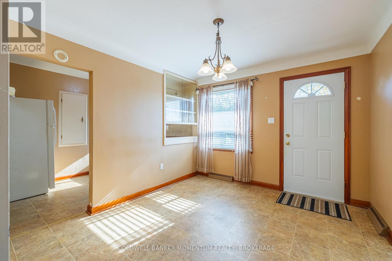 110 Sullivan Avenue, Thorold, Ontario  L2V 2Z1 - Photo 6 - X12529262