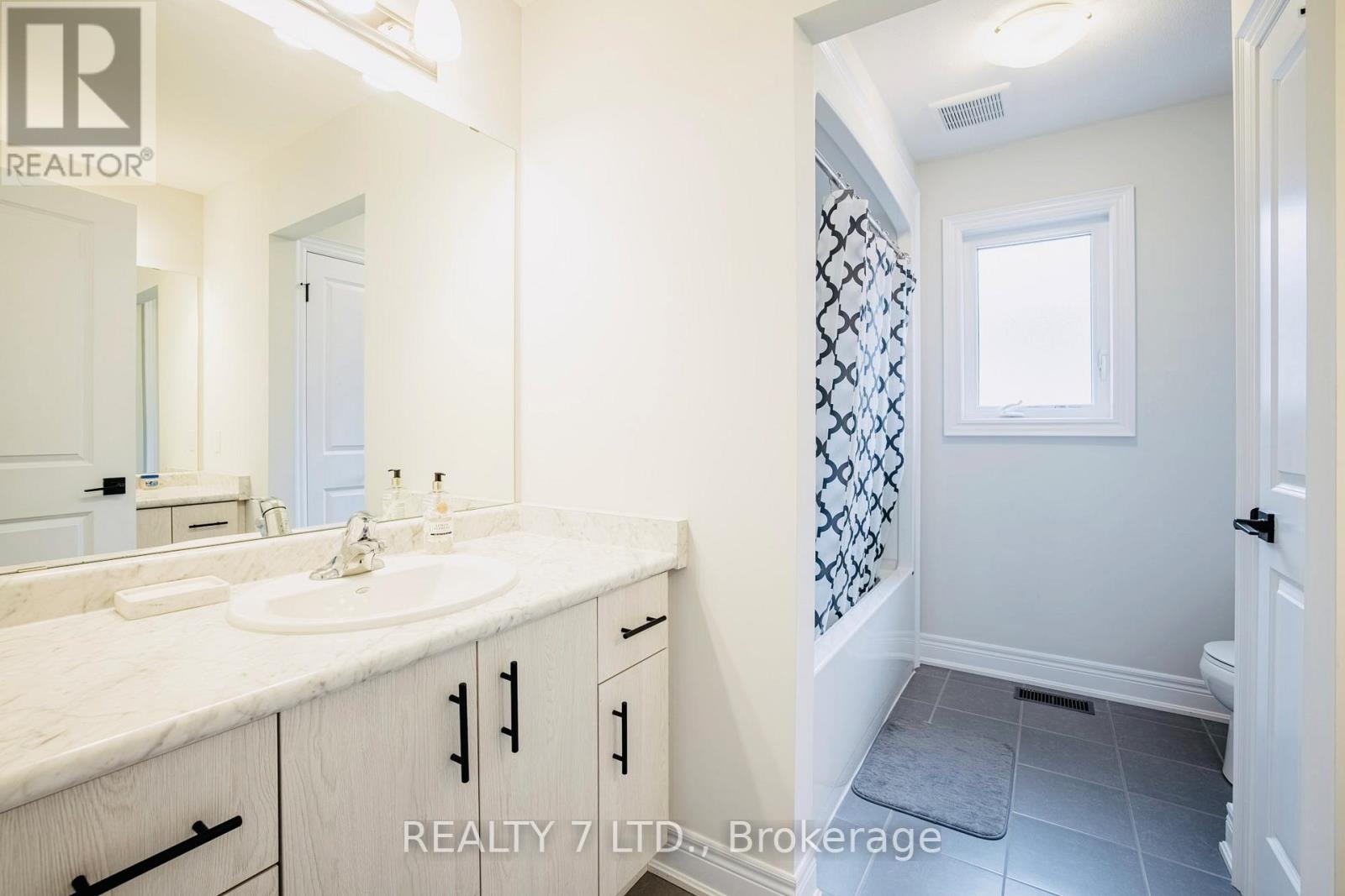 128 Susan Drive, Pelham, Ontario  L0S 1E6 - Photo 19 - X12530328