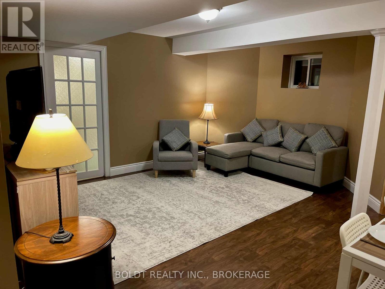 8084 WINDSONG DRIVE, Niagara Falls, Ontario