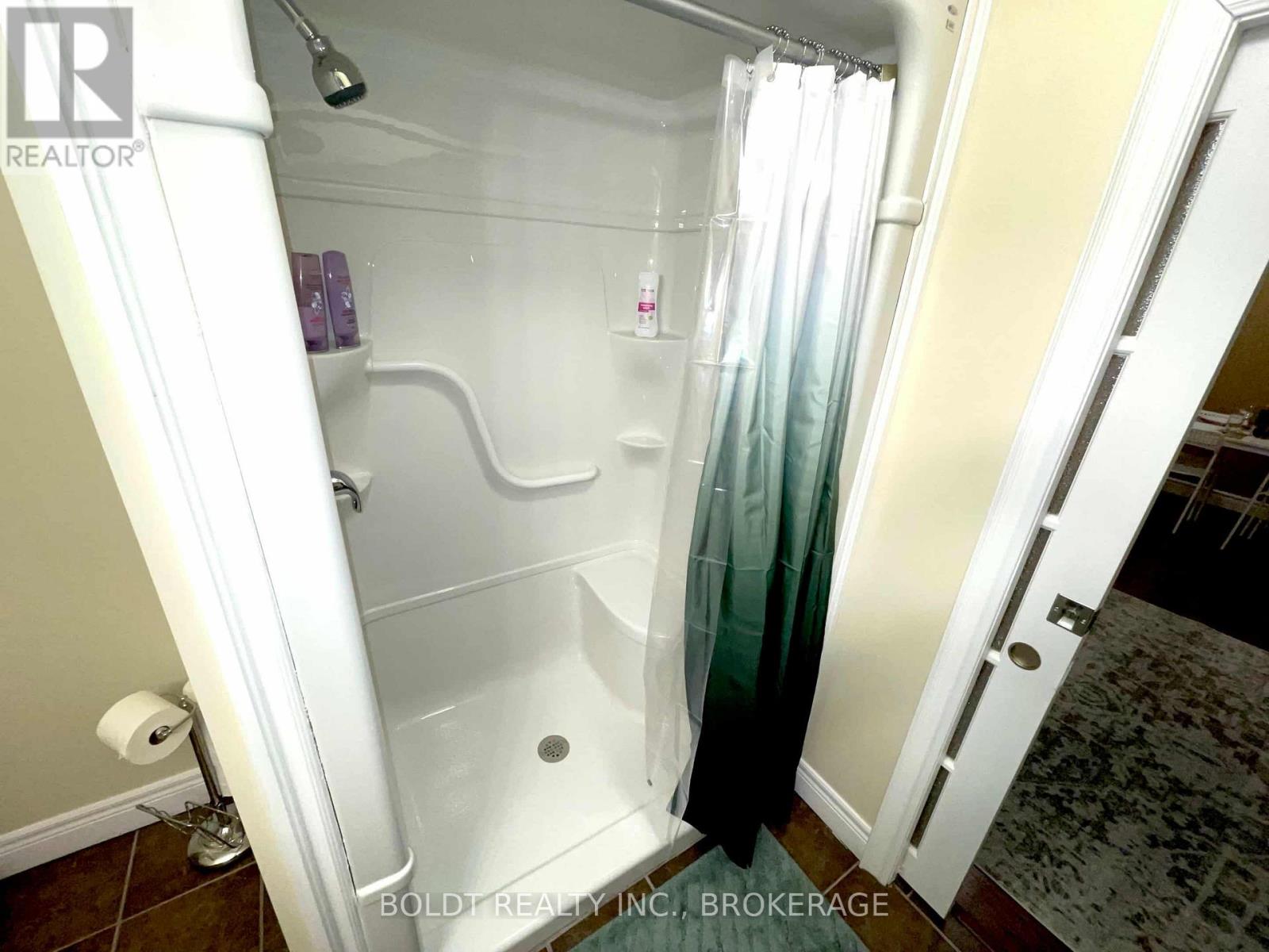 8084 Windsong Drive, Niagara Falls, Ontario  L2H 3M4 - Photo 9 - X12532606