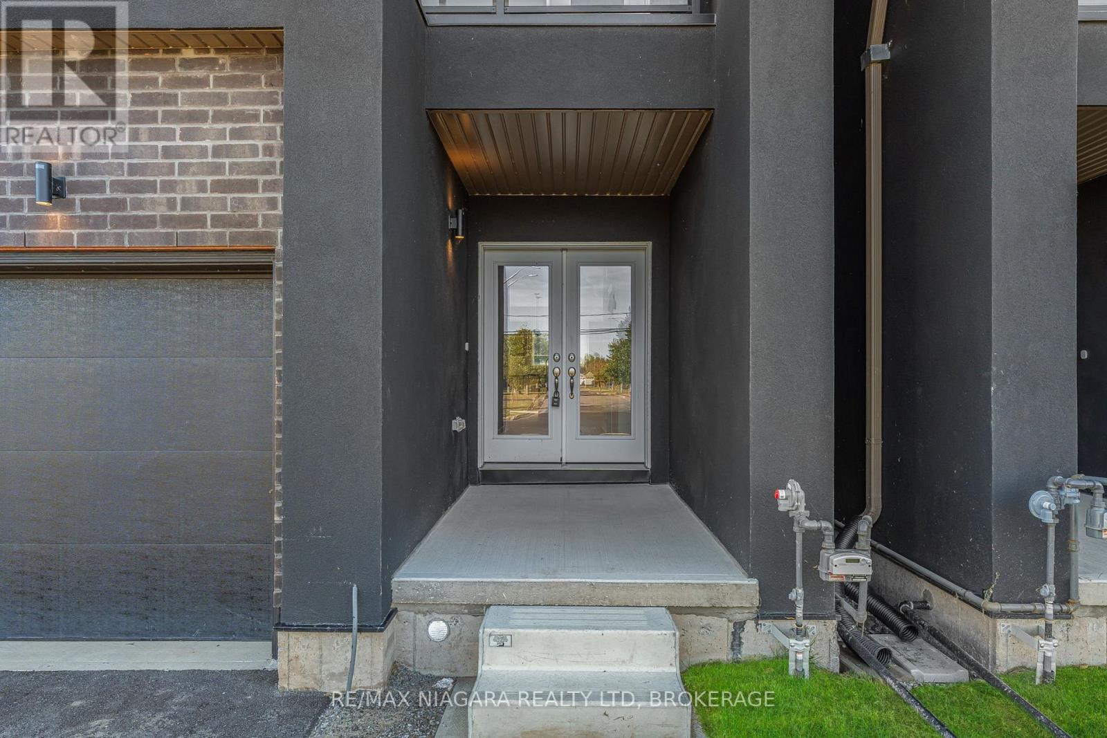 3219 Dominion Road, Fort Erie, Ontario  L0S 1N0 - Photo 3 - X12532692