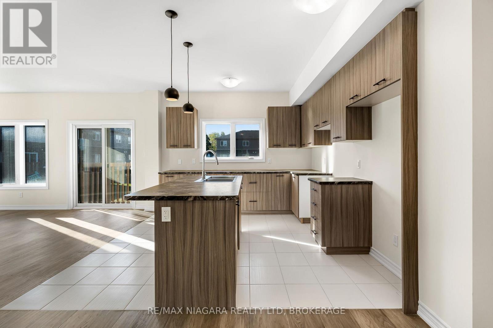 3219 Dominion Road, Fort Erie, Ontario  L0S 1N0 - Photo 8 - X12532692