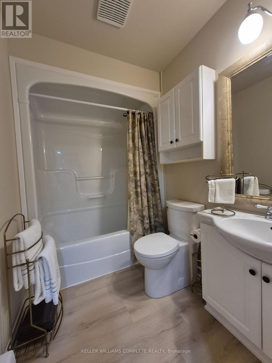 4 - 226 Vansickle Road, St. Catharines, Ontario  L2S 2S7 - Photo 10 - X12533162