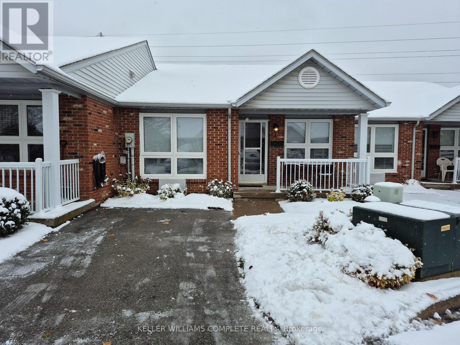 4 - 226 Vansickle Road, St. Catharines, Ontario  L2S 2S7 - Photo 2 - X12533162