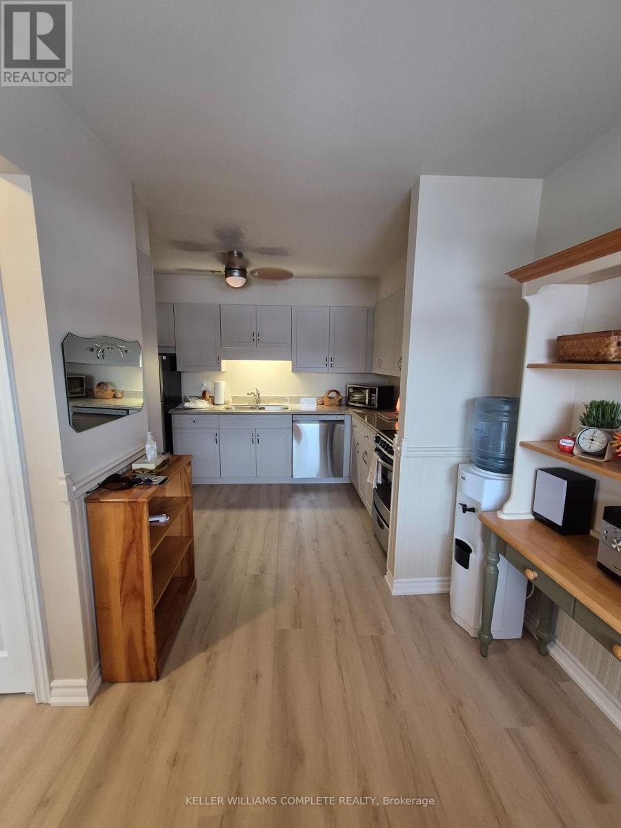 4 - 226 Vansickle Road, St. Catharines, Ontario  L2S 2S7 - Photo 5 - X12533162