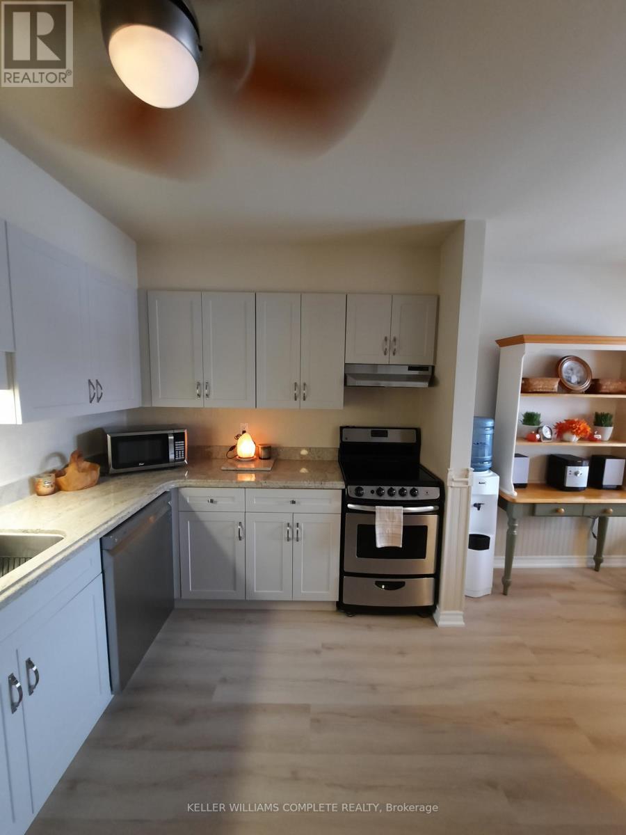 4 - 226 Vansickle Road, St. Catharines, Ontario  L2S 2S7 - Photo 7 - X12533162