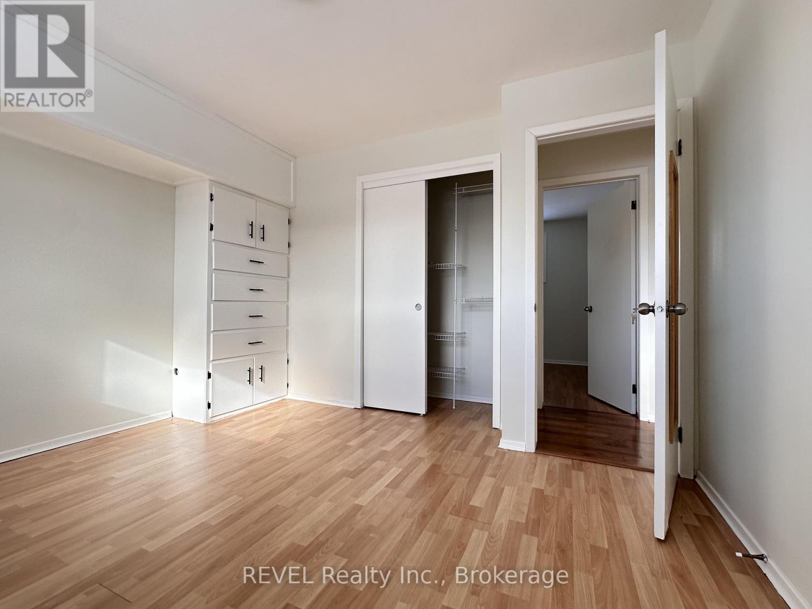 Upper - 7109 Jill Drive, Niagara Falls, Ontario  L2G 7C9 - Photo 9 - X12533364