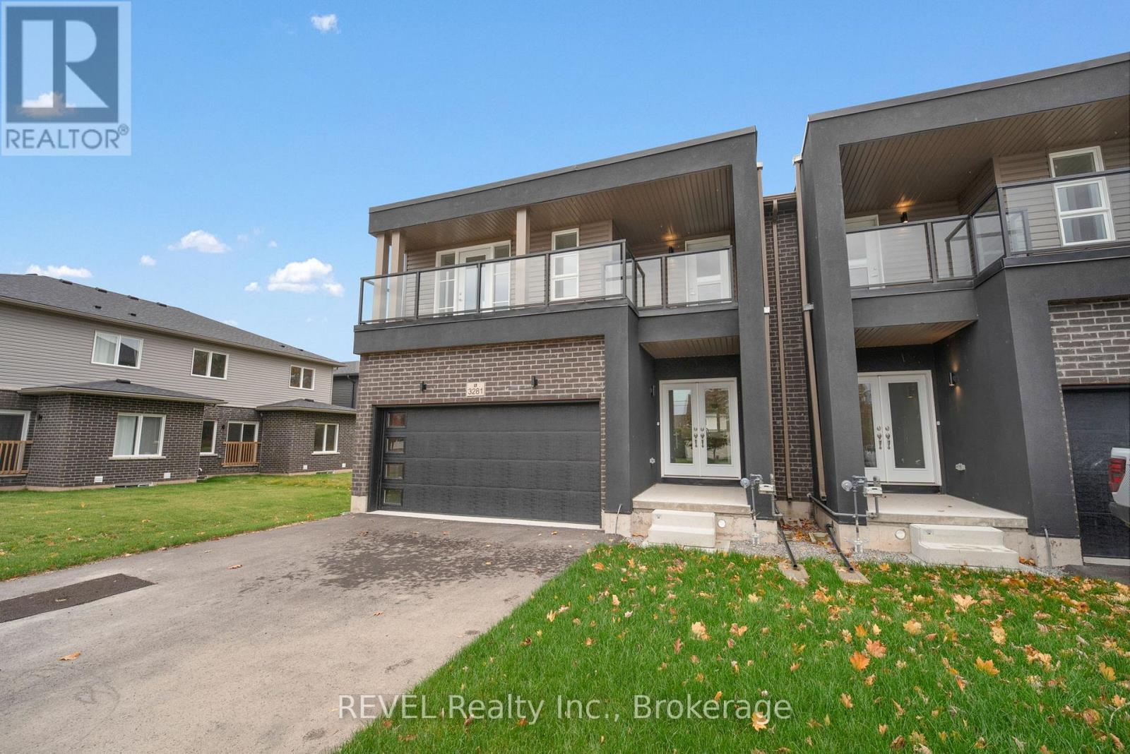 3281 Dominion Road, Fort Erie, Ontario  L0S 1N0 - Photo 2 - X12533828