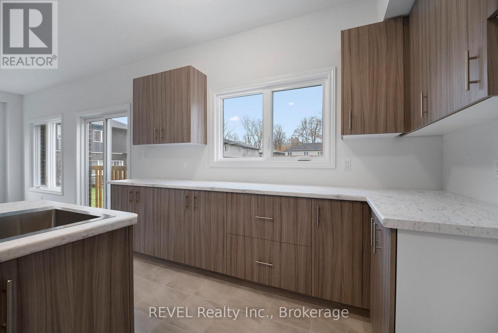 3281 Dominion Road, Fort Erie, Ontario  L0S 1N0 - Photo 9 - X12533828