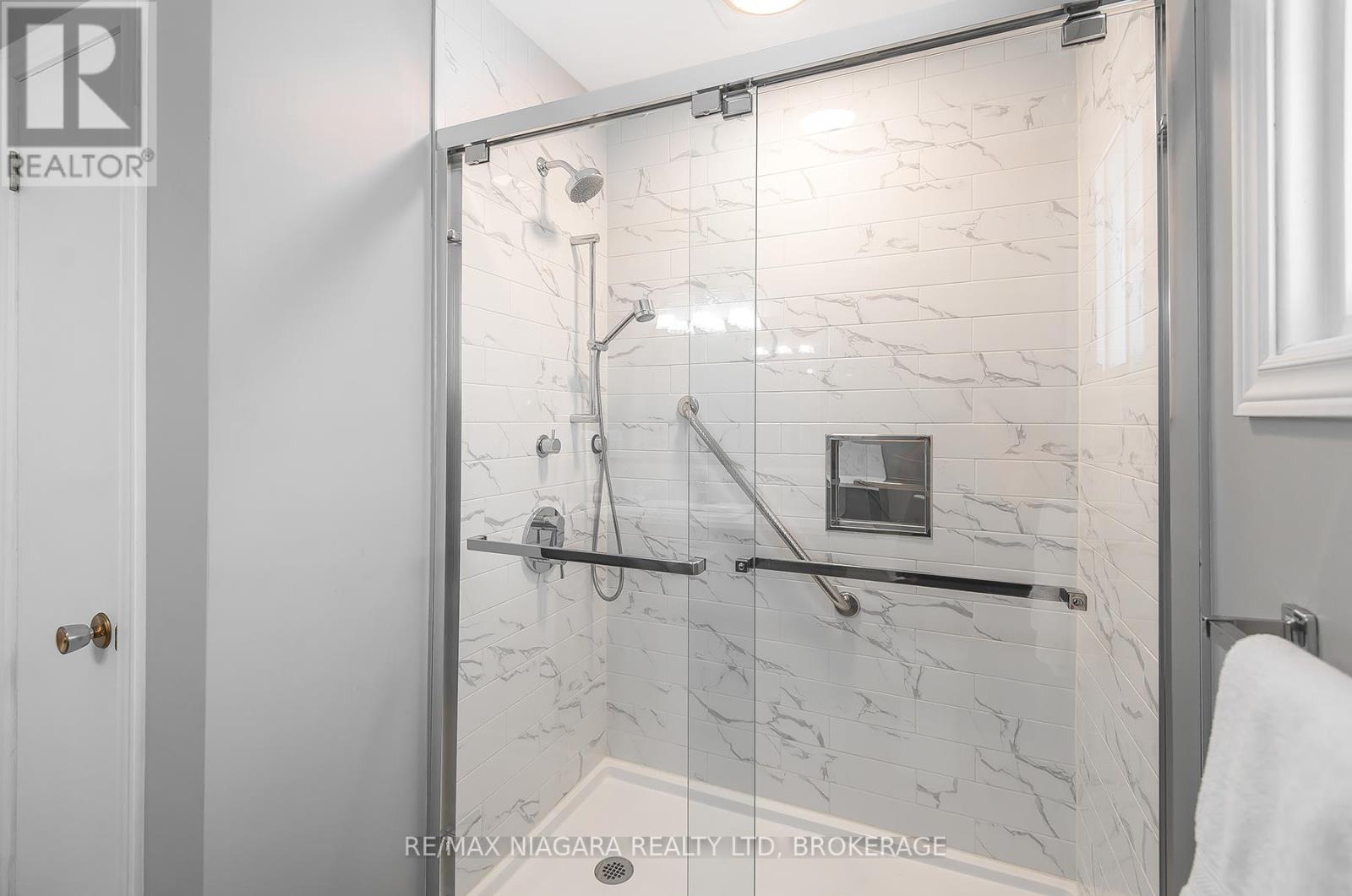 96 Watt Avenue, Welland, Ontario  L3B 1J4 - Photo 22 - X12535060