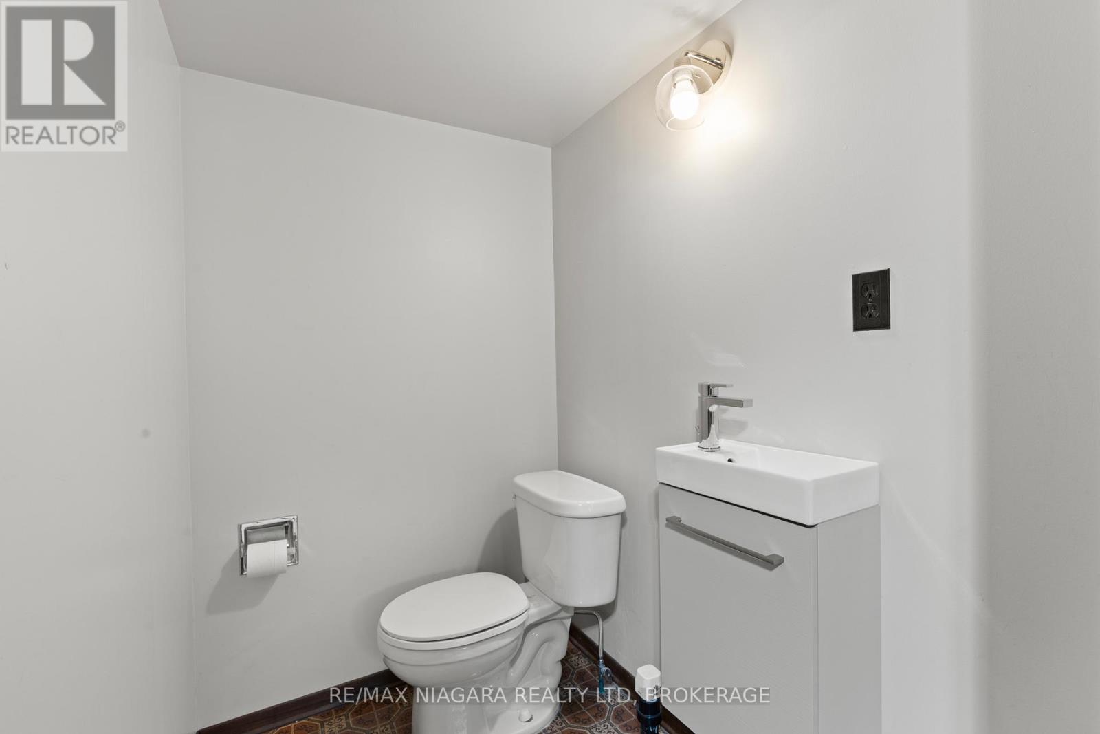 96 Watt Avenue, Welland, Ontario  L3B 1J4 - Photo 39 - X12535060