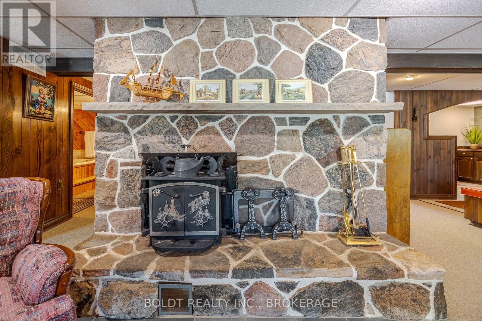 2010 Hansler Street, Pelham, Ontario  L0S 1M0 - Photo 36 - X12536914