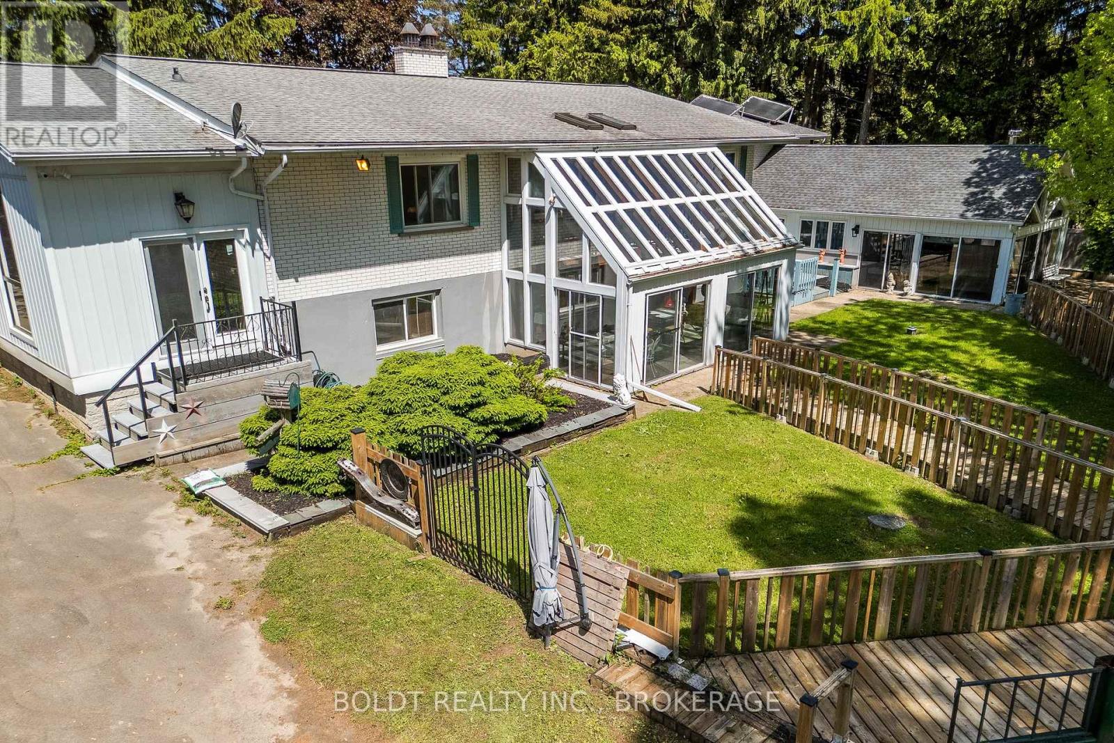 2010 Hansler Street, Pelham, Ontario  L0S 1M0 - Photo 49 - X12536914