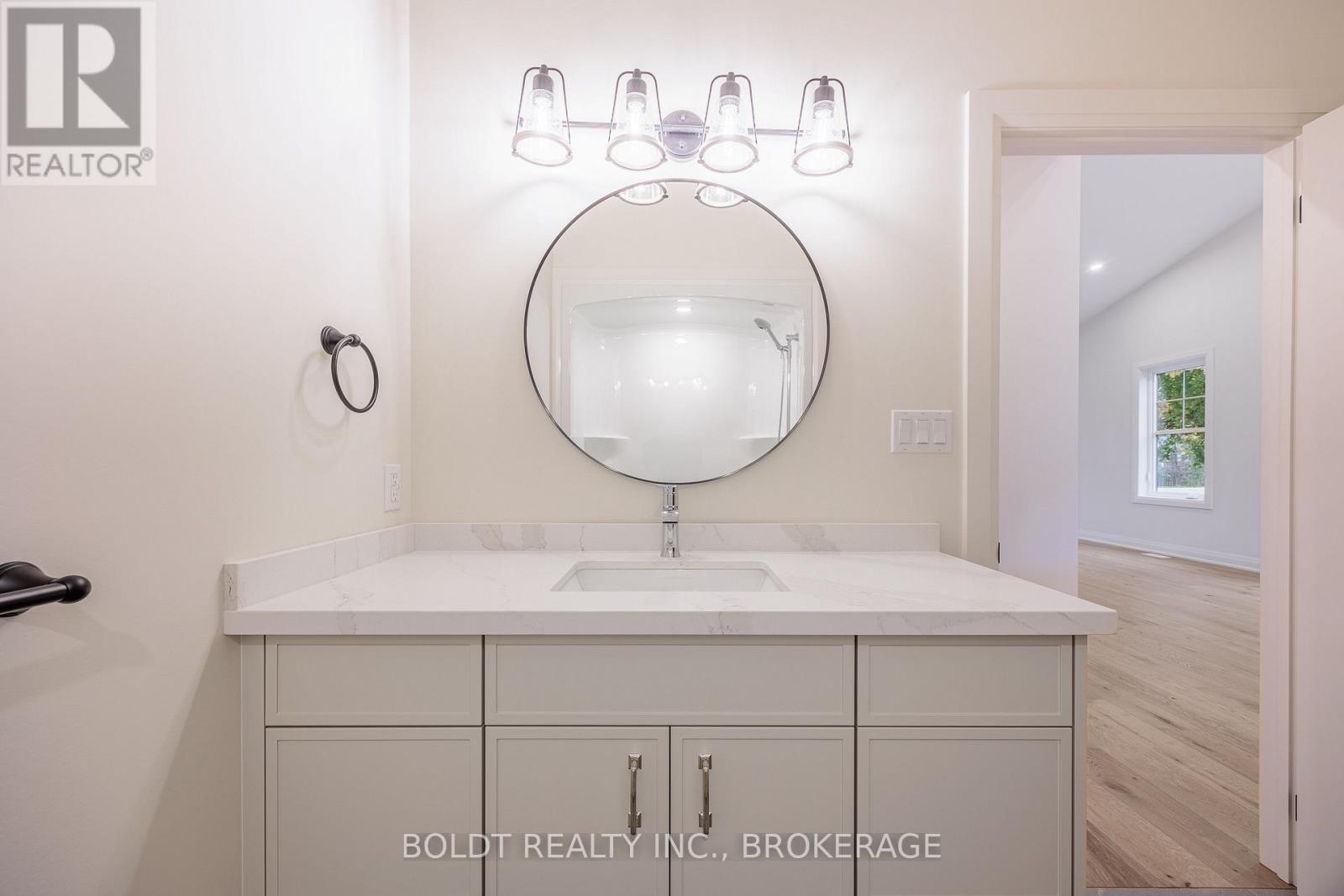 1051 Pelham Street, Pelham, Ontario  L3C 3E4 - Photo 18 - X12537040