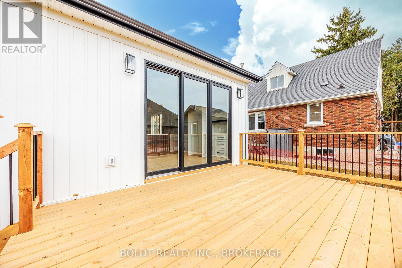 1051 Pelham Street, Pelham, Ontario  L3C 3E4 - Photo 23 - X12537040