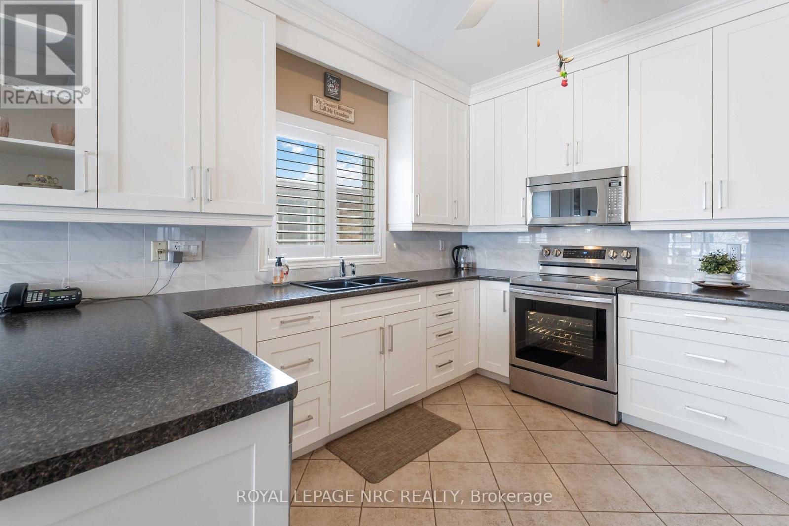 4114 Highland Park Drive, Lincoln, Ontario  L3J 0L7 - Photo 15 - X12537442