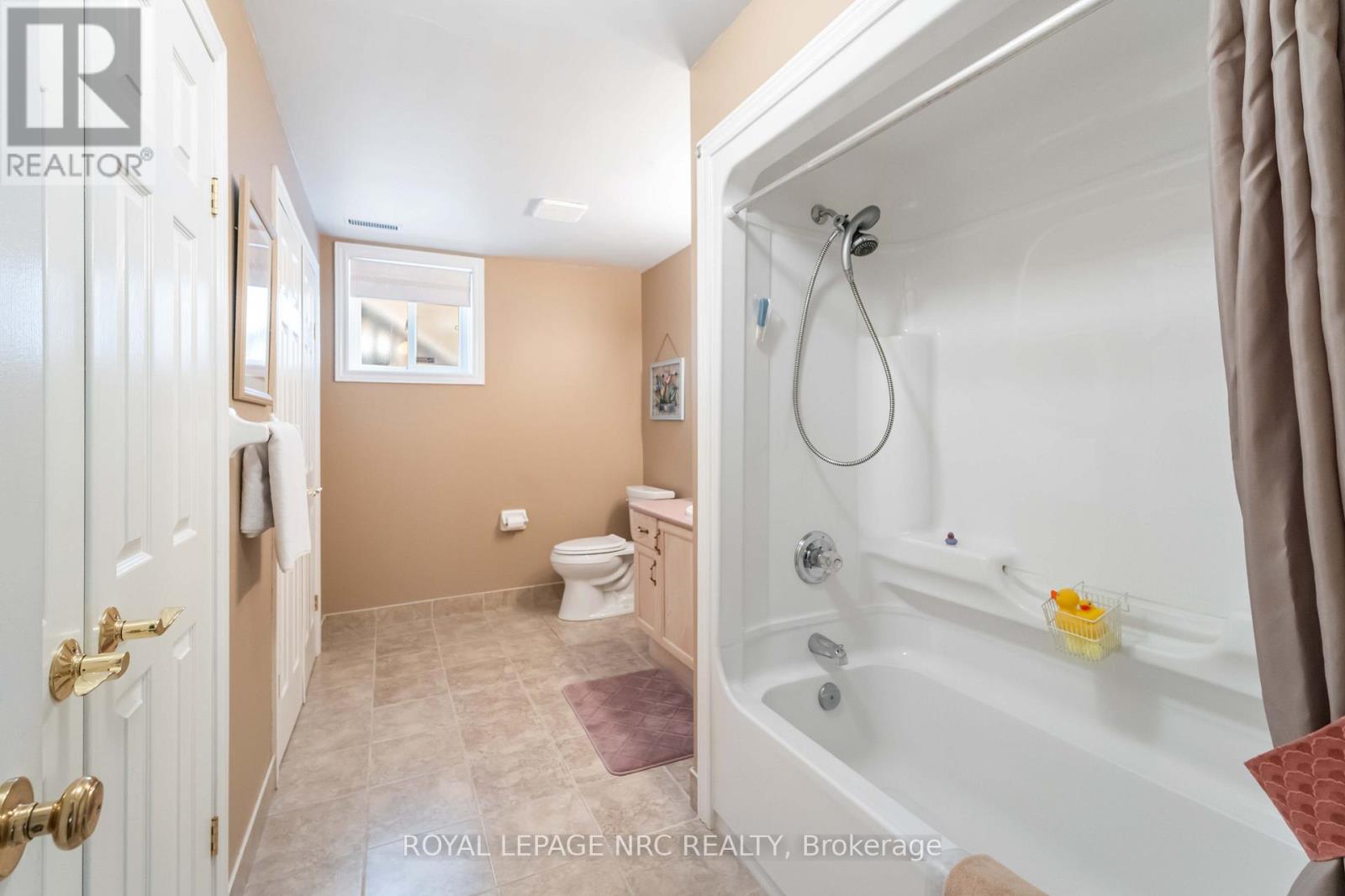 4114 Highland Park Drive, Lincoln, Ontario  L3J 0L7 - Photo 34 - X12537442