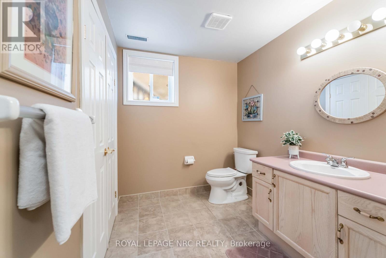 4114 Highland Park Drive, Lincoln, Ontario  L3J 0L7 - Photo 35 - X12537442