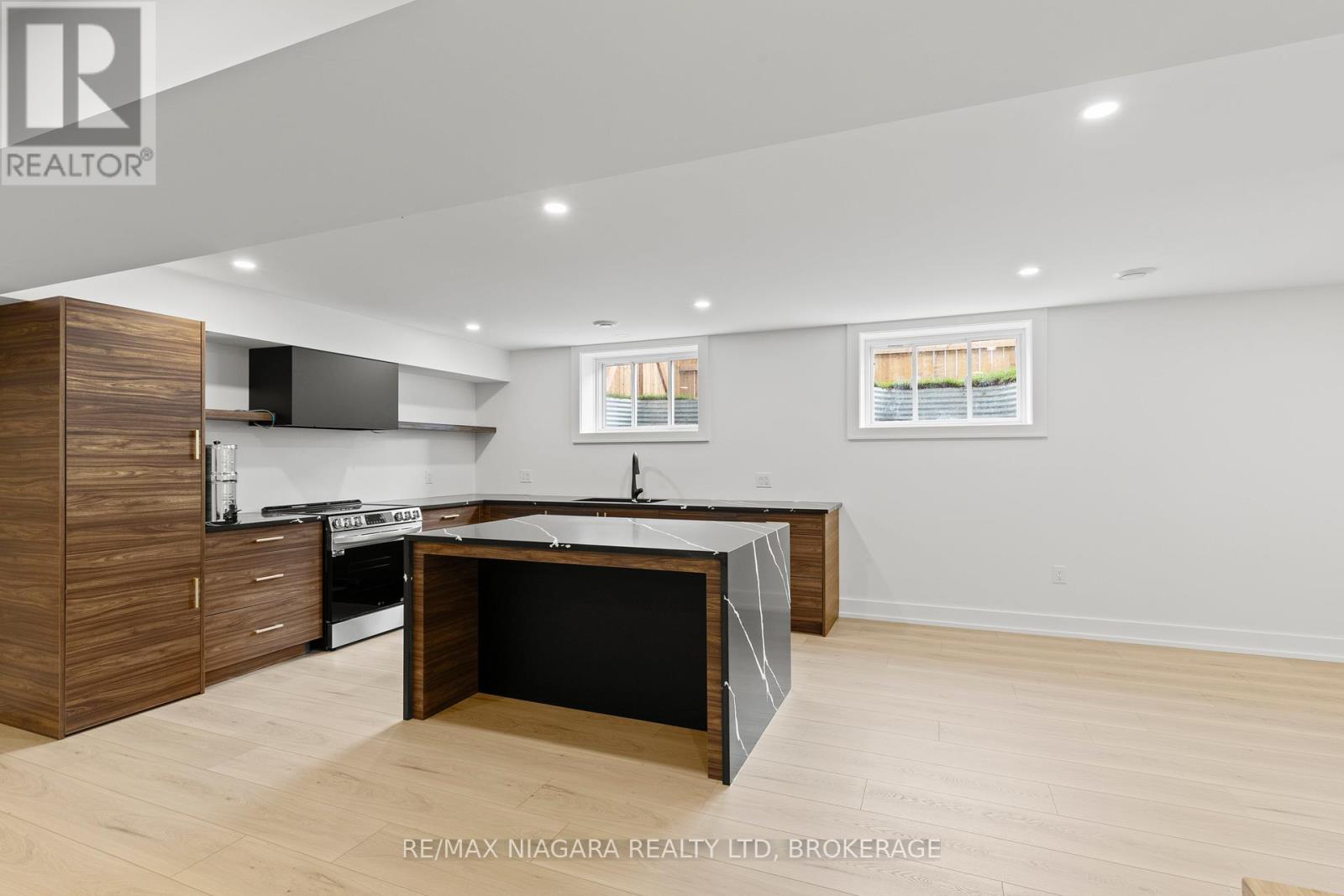 637 Buffalo Road, Fort Erie, Ontario  L2A 5G7 - Photo 30 - X12537566