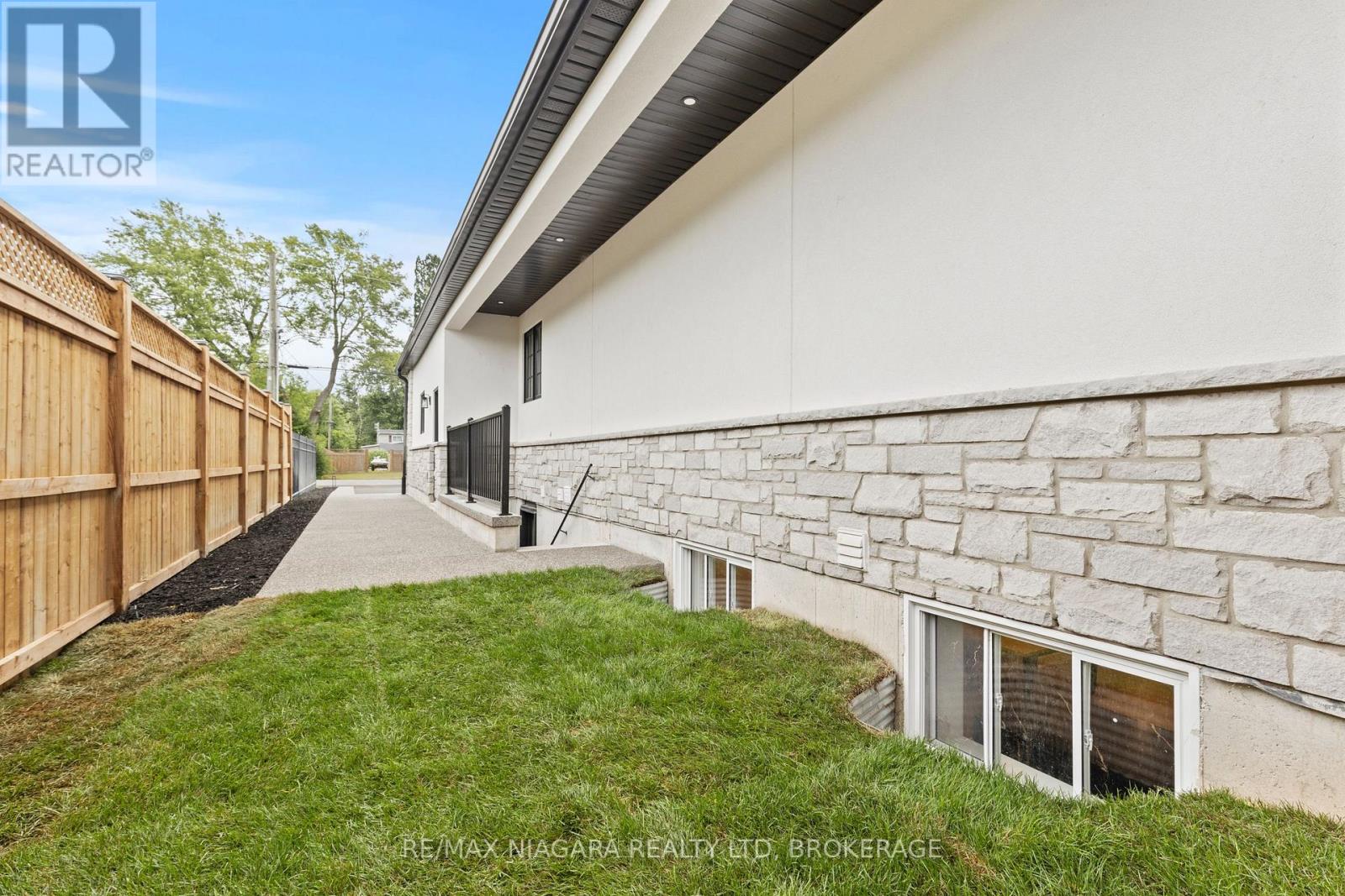 637 Buffalo Road, Fort Erie, Ontario  L2A 5G7 - Photo 35 - X12537566