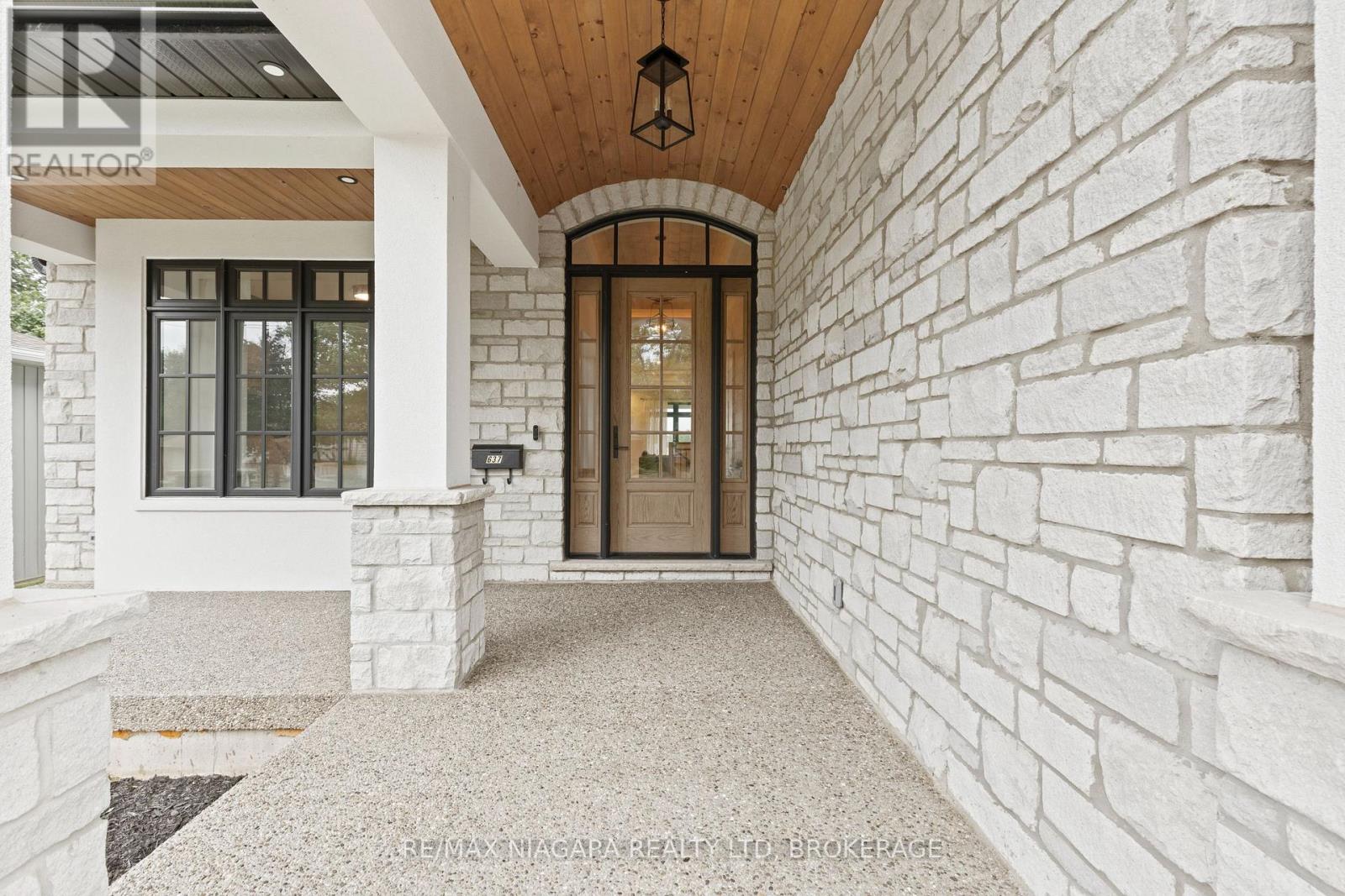 637 Buffalo Road, Fort Erie, Ontario  L2A 5G7 - Photo 6 - X12537566