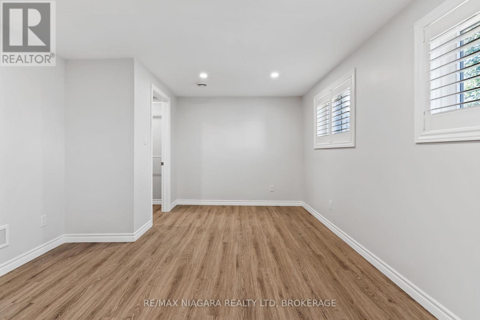 28 Fielden Avenue, Port Colborne, Ontario  L3K 4S9 - Photo 18 - X12537936