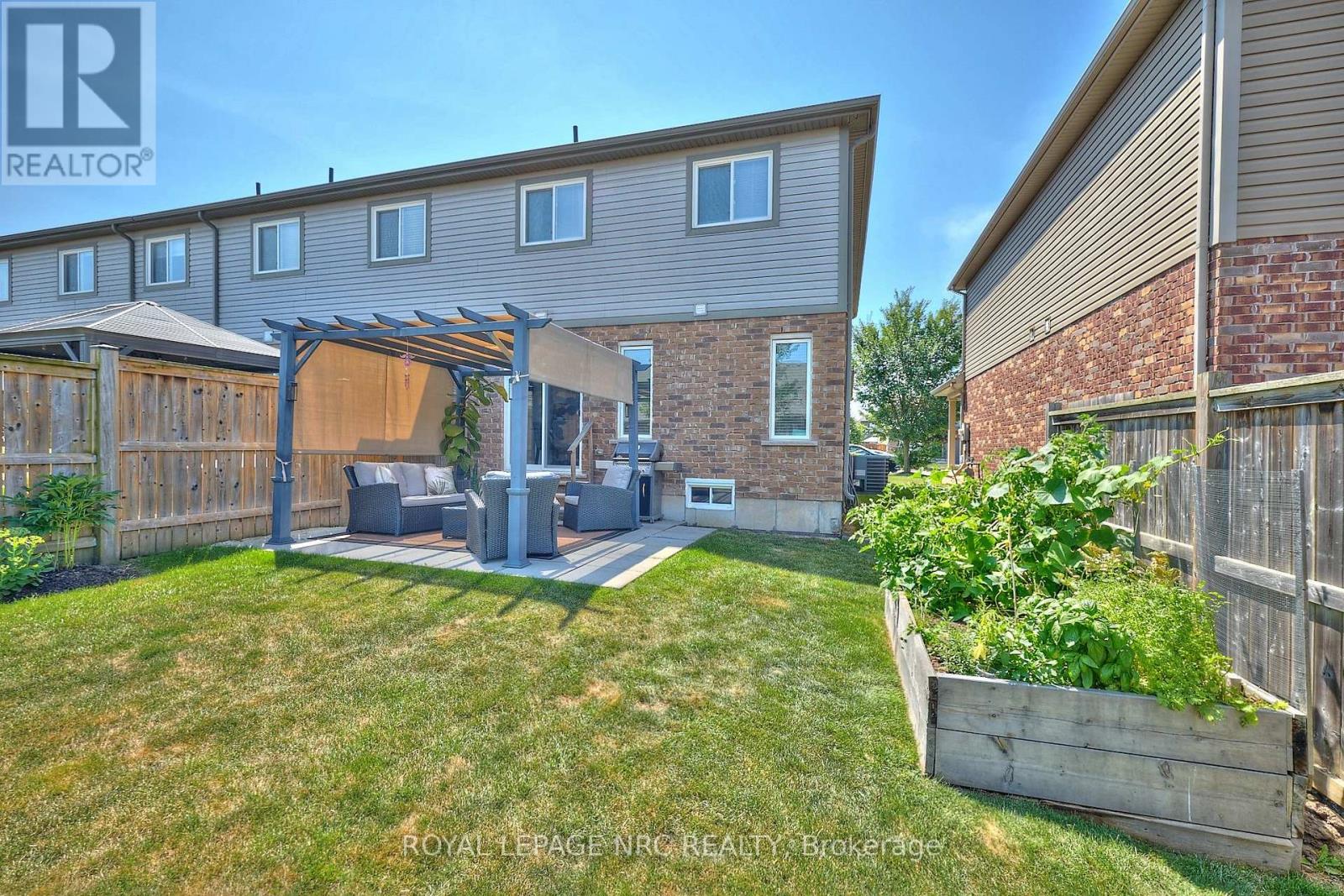 118 Roselawn Crescent, Welland, Ontario  L3C 0C4 - Photo 6 - X12538128