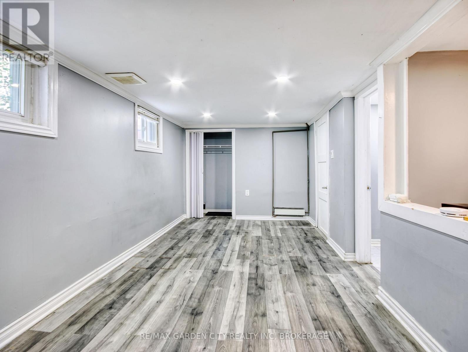 144 Welland Avenue, St. Catharines, Ontario  L2R 2N6 - Photo 11 - X12539760