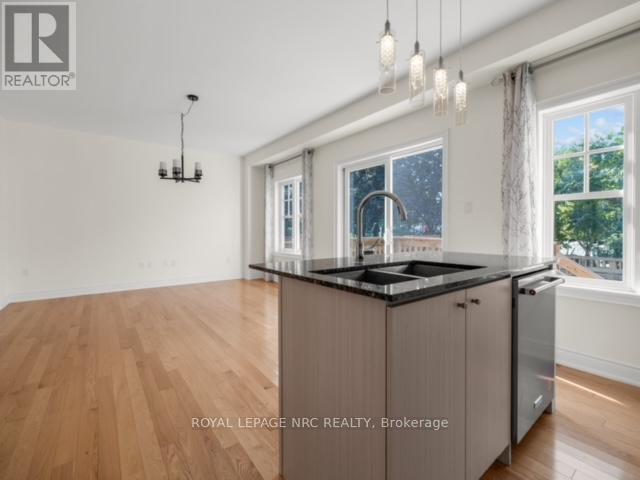 34 Windsor Circle, Niagara-On-The-Lake, Ontario  L0S 1J0 - Photo 11 - X12540264