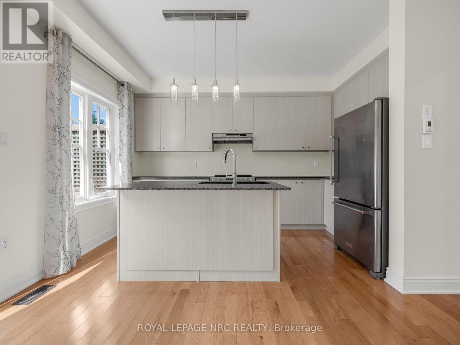 34 Windsor Circle, Niagara-On-The-Lake, Ontario  L0S 1J0 - Photo 12 - X12540264