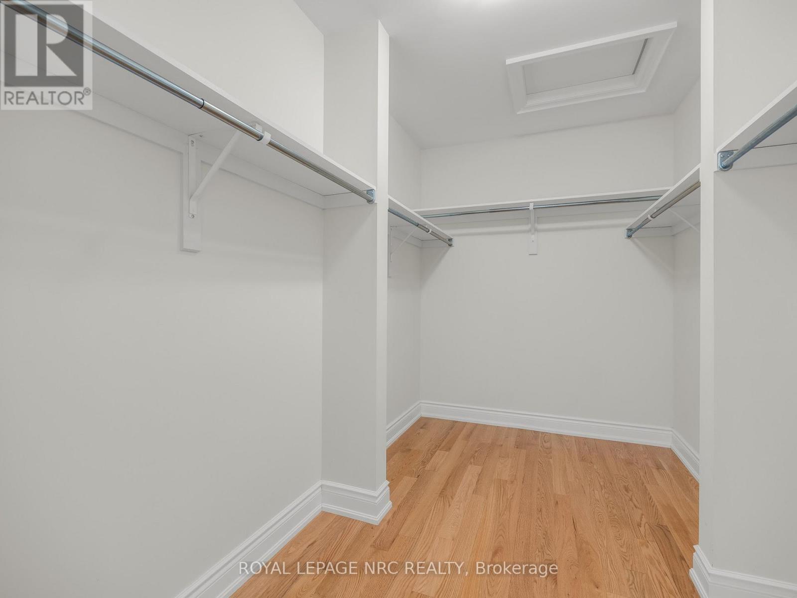 34 Windsor Circle, Niagara-On-The-Lake, Ontario  L0S 1J0 - Photo 26 - X12540264