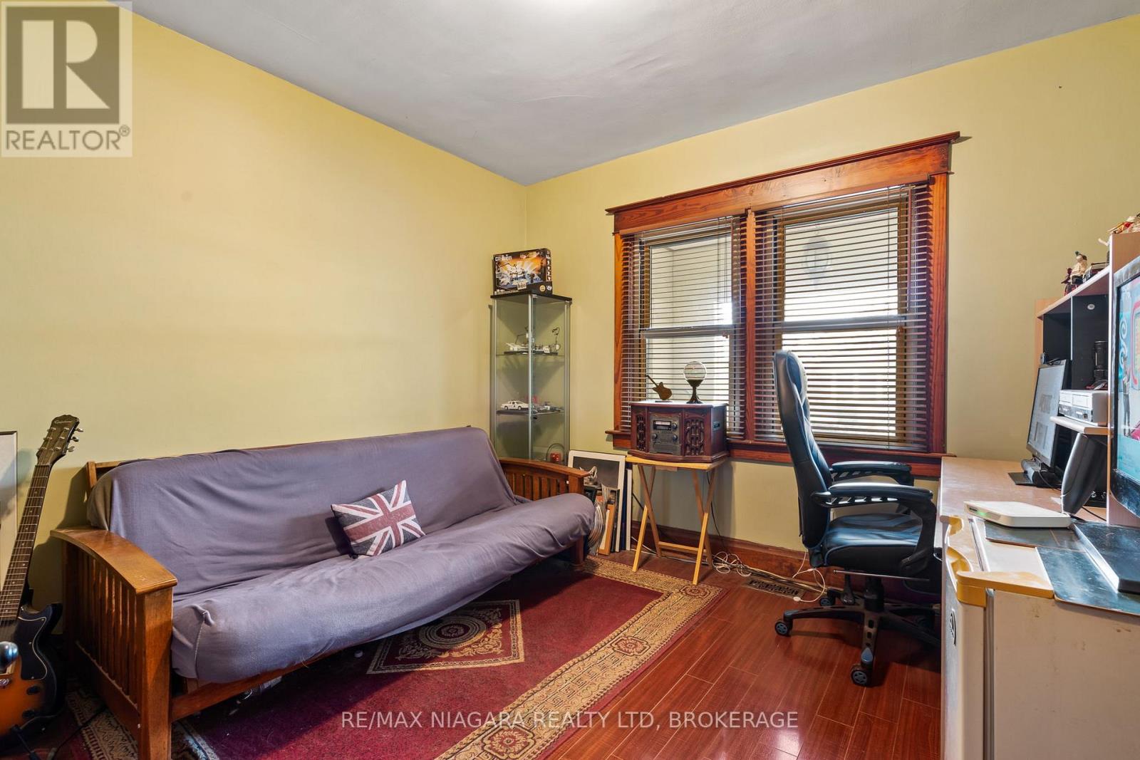 53 Marquis Street, St. Catharines, Ontario  L2R 4Y7 - Photo 9 - X12540280