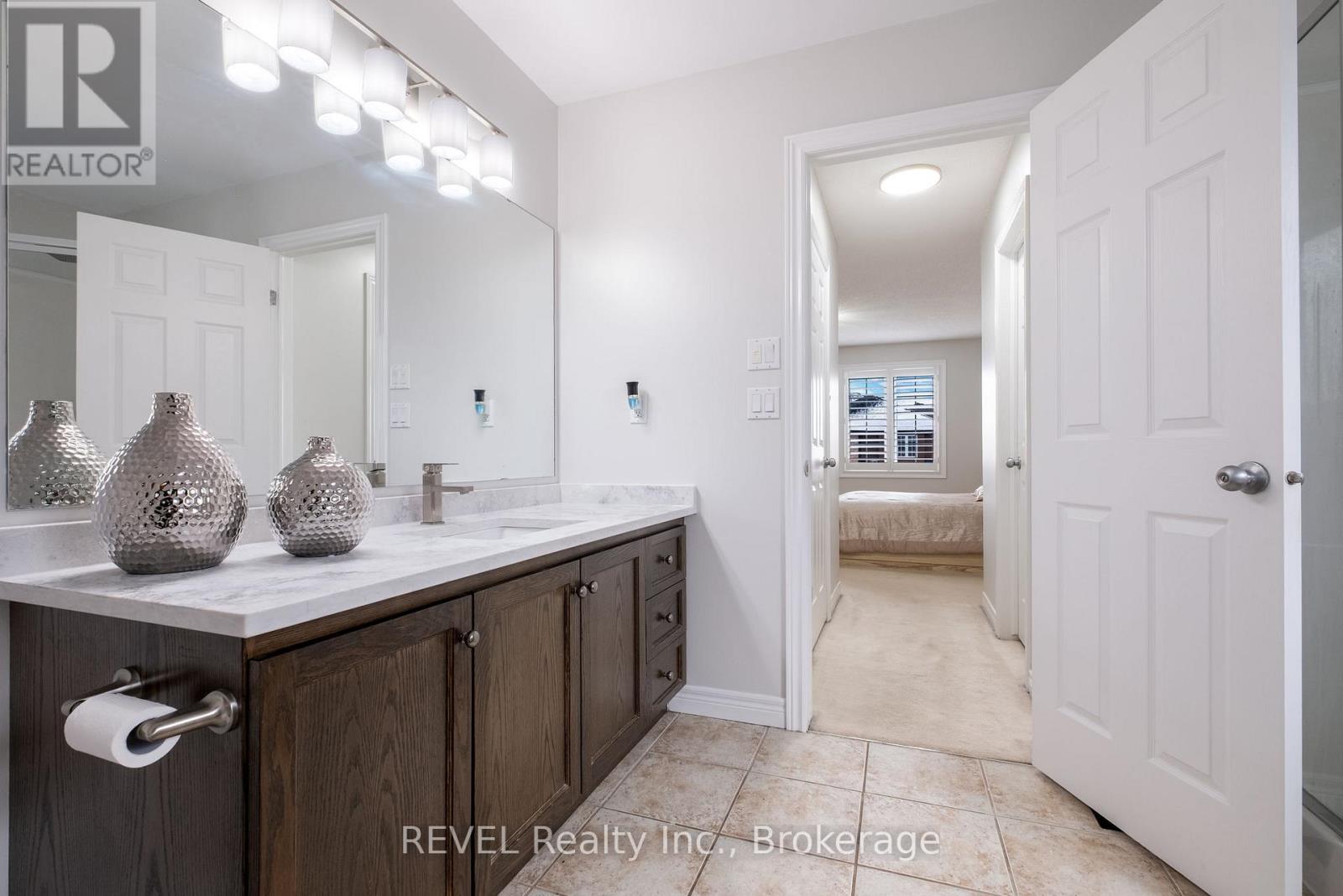 29 Springbreeze Heights, Hamilton, Ontario  L8E 0A4 - Photo 34 - X12540882