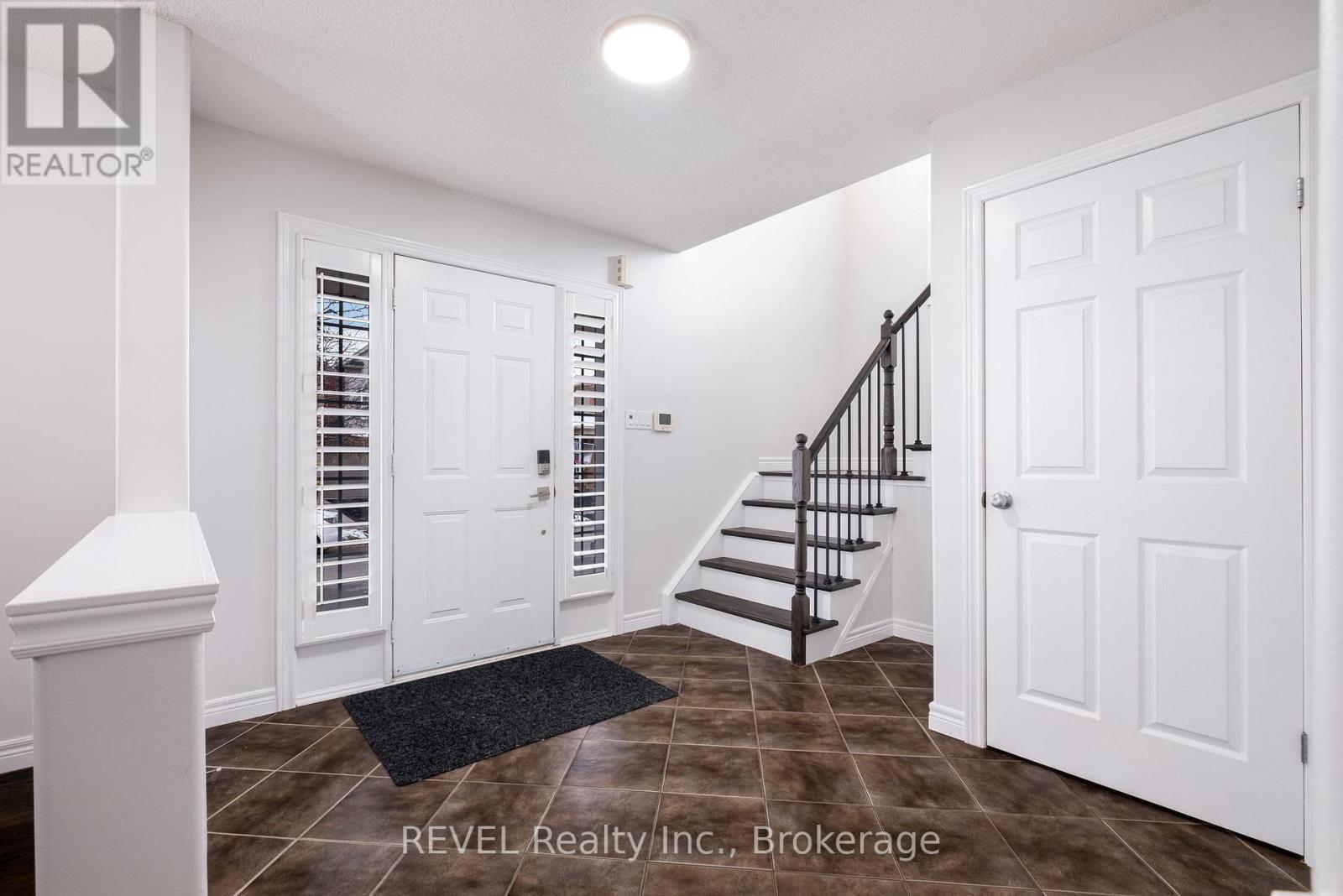 29 Springbreeze Heights, Hamilton, Ontario  L8E 0A4 - Photo 6 - X12540882