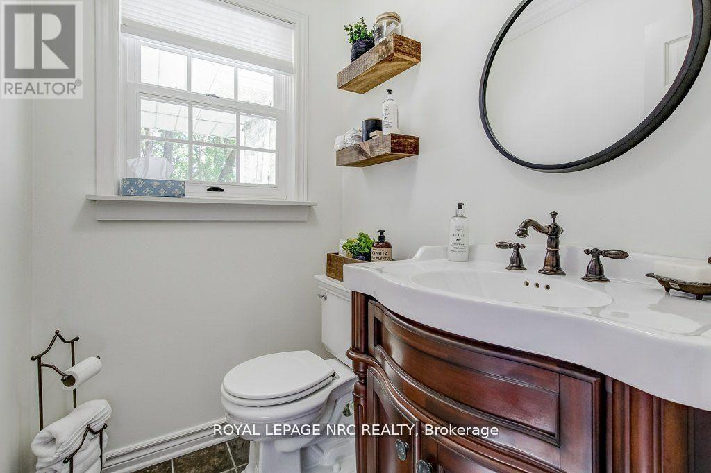 20 Dumfries Street, Niagara-On-The-Lake, Ontario  L0S 1J0 - Photo 13 - X12540954