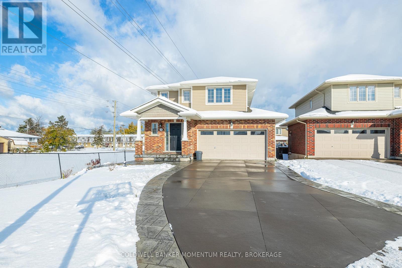 19 Kenmar Court, St. Catharines, Ontario  L2P 0E4 - Photo 2 - X12540990