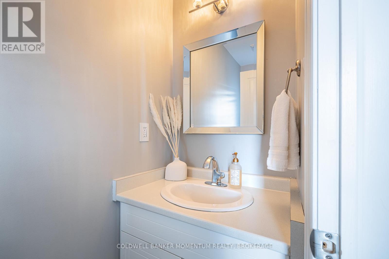 19 Kenmar Court, St. Catharines, Ontario  L2P 0E4 - Photo 7 - X12540990