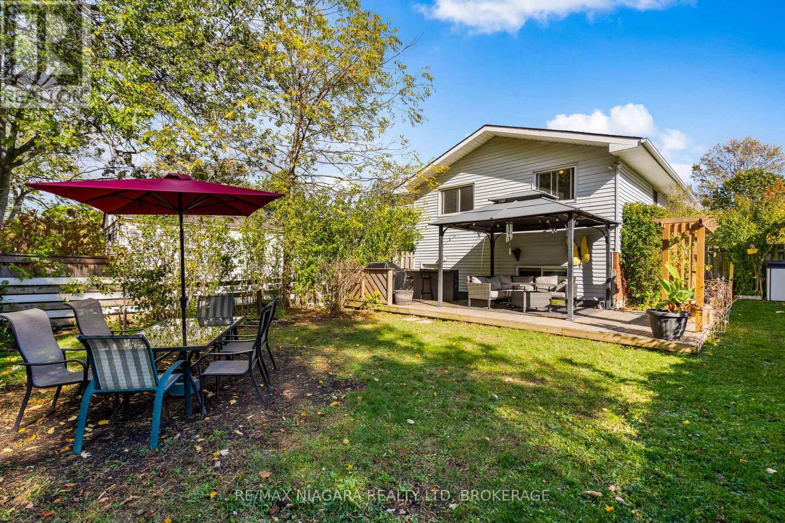 343 Helen Street, Fort Erie, Ontario  L0S 1B0 - Photo 10 - X12541518