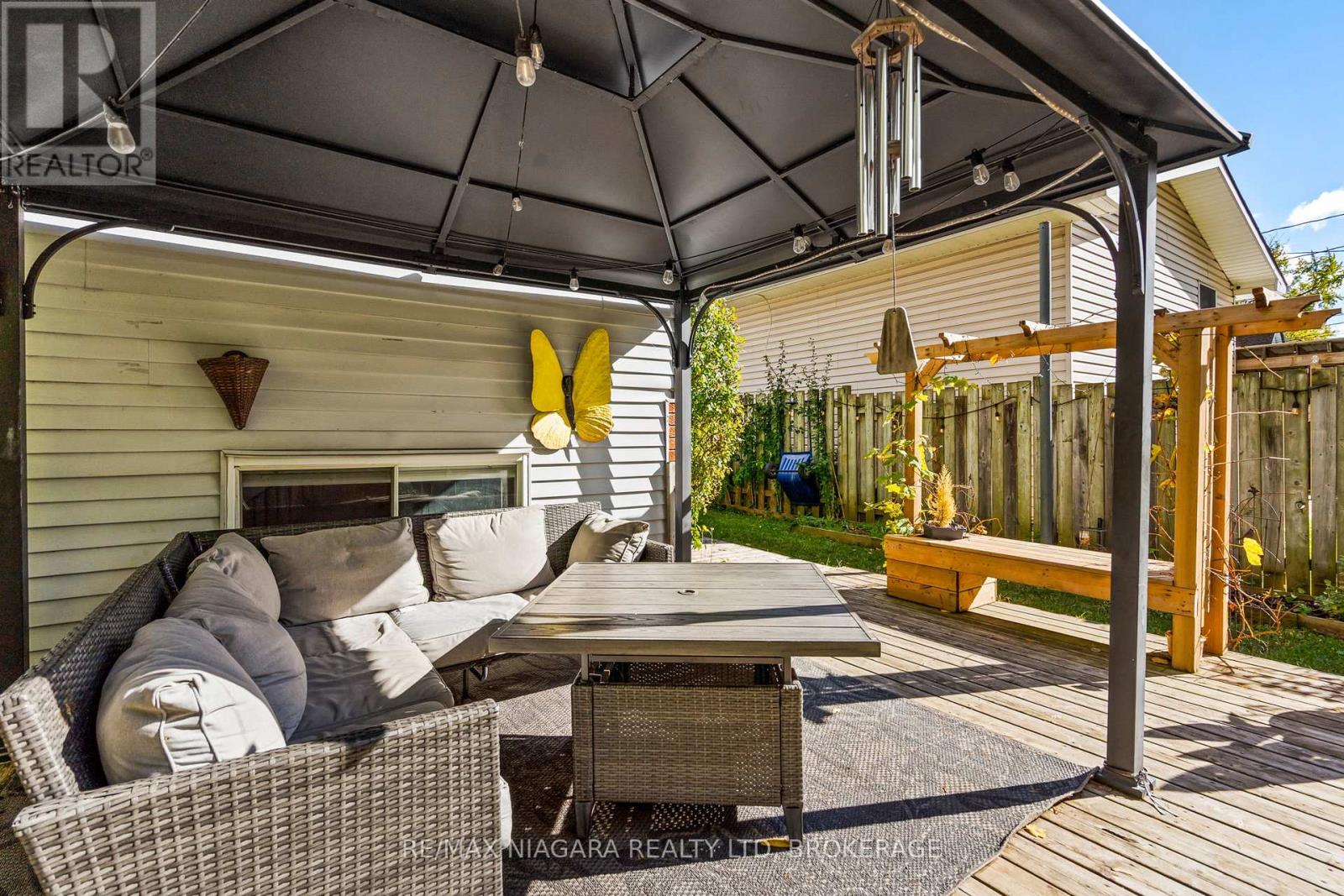 343 Helen Street, Fort Erie, Ontario  L0S 1B0 - Photo 12 - X12541518