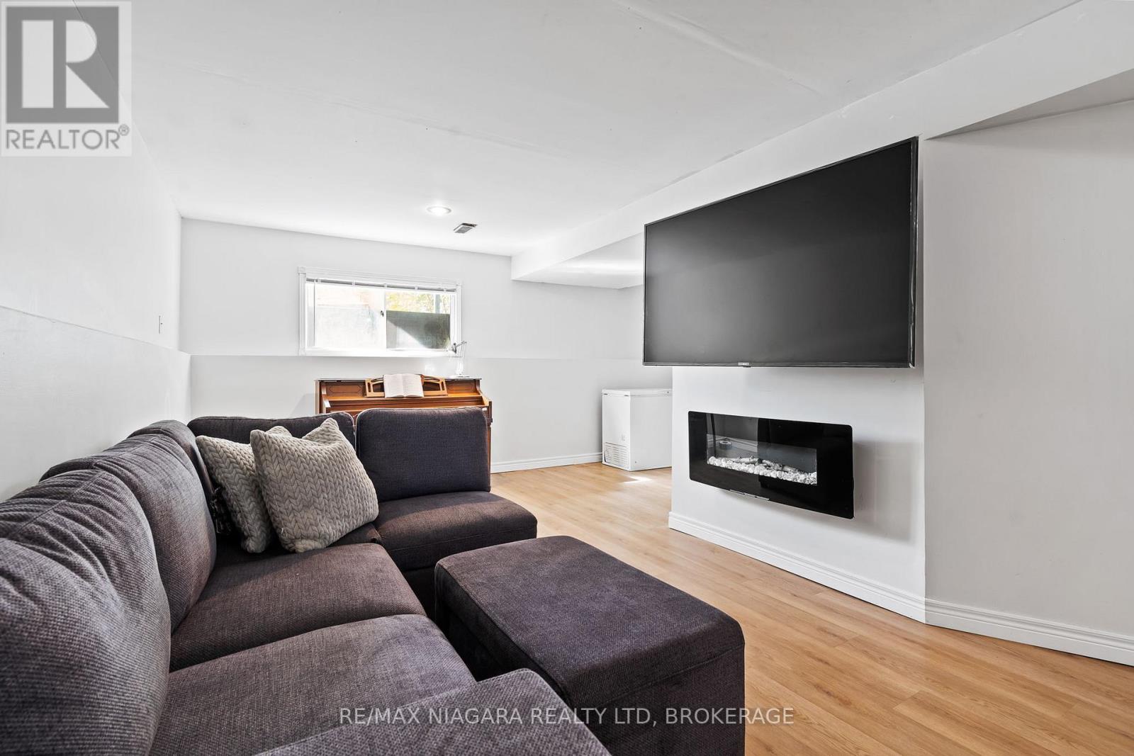 343 Helen Street, Fort Erie, Ontario  L0S 1B0 - Photo 24 - X12541518