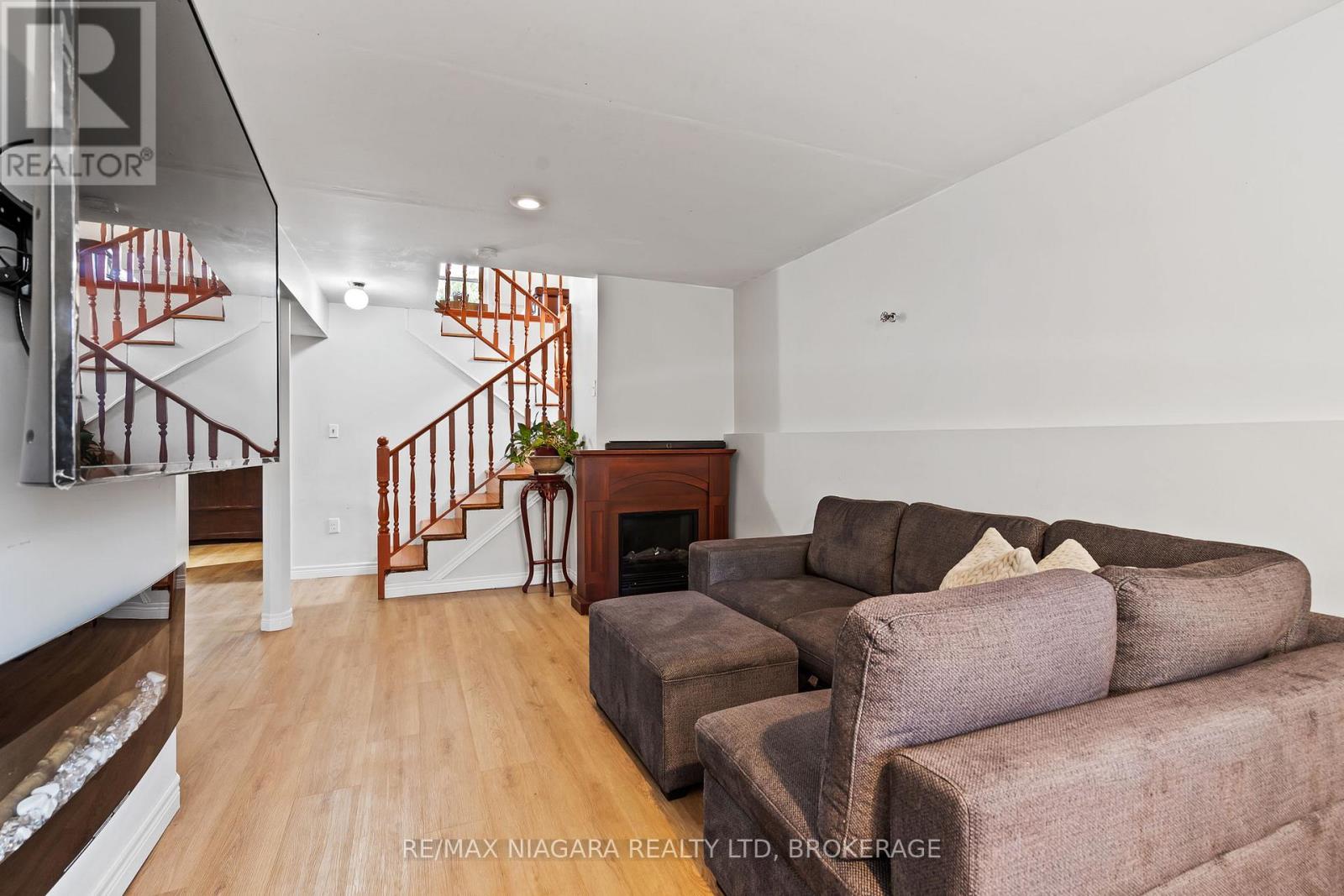 343 Helen Street, Fort Erie, Ontario  L0S 1B0 - Photo 25 - X12541518