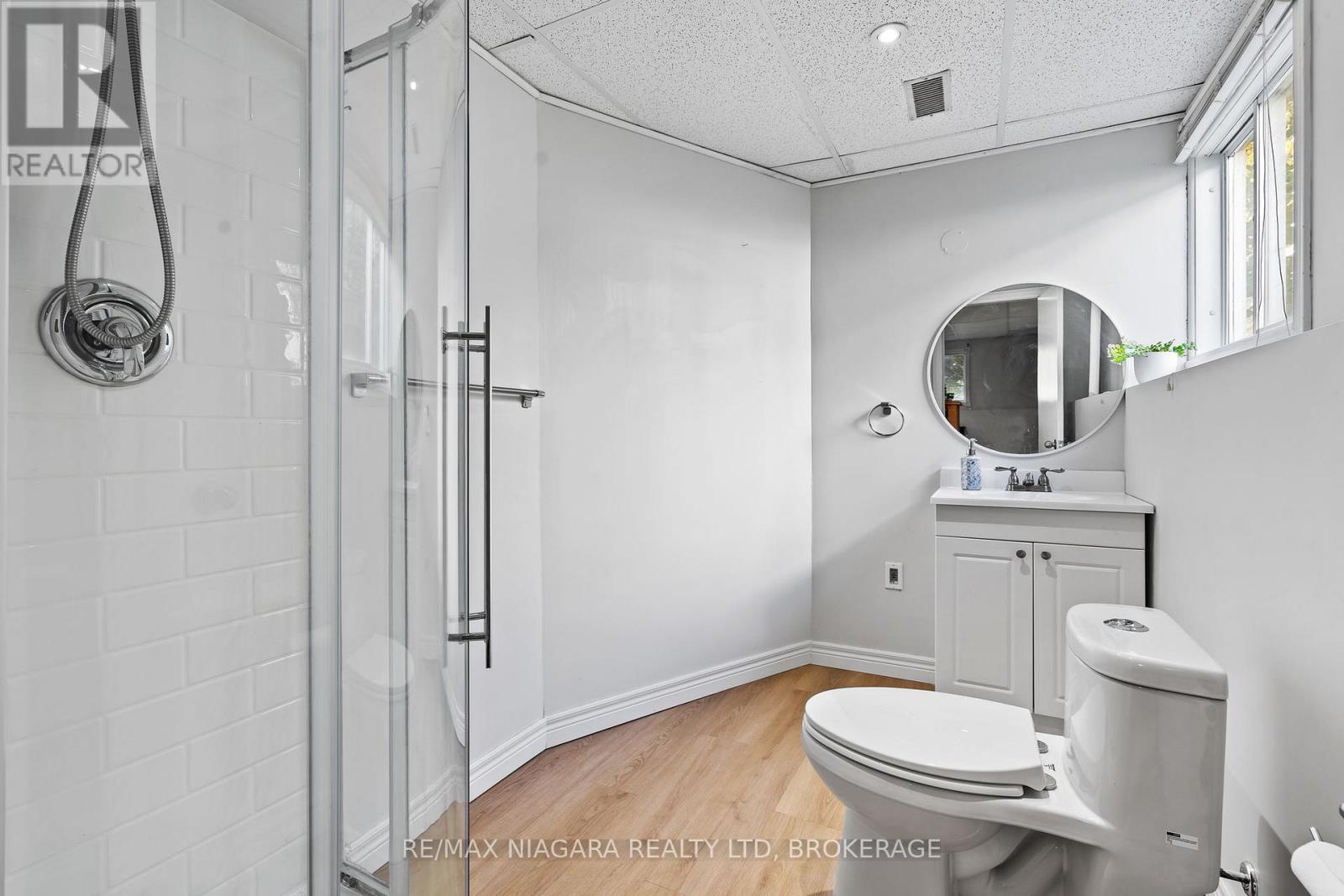 343 Helen Street, Fort Erie, Ontario  L0S 1B0 - Photo 30 - X12541518