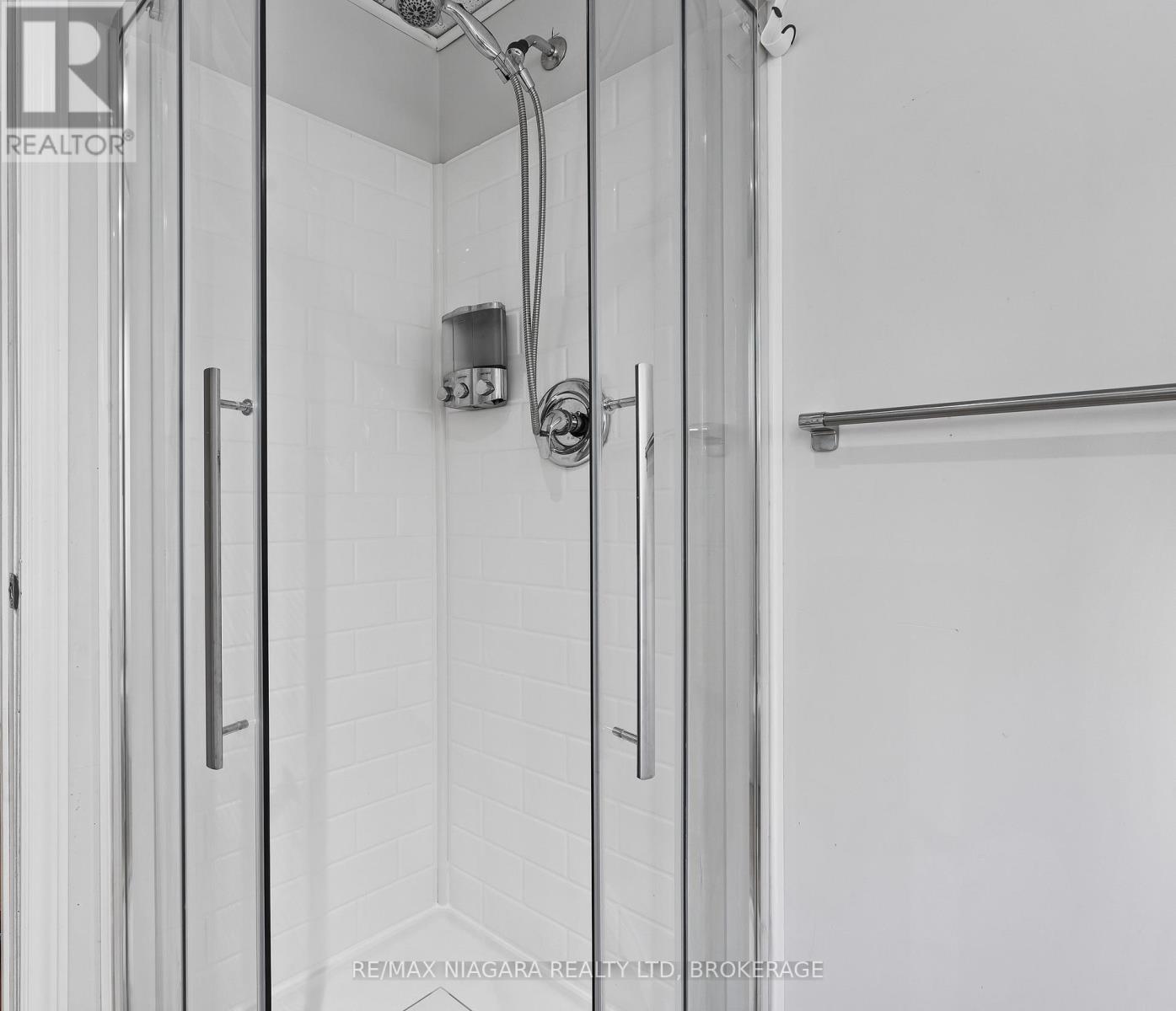 343 Helen Street, Fort Erie, Ontario  L0S 1B0 - Photo 31 - X12541518