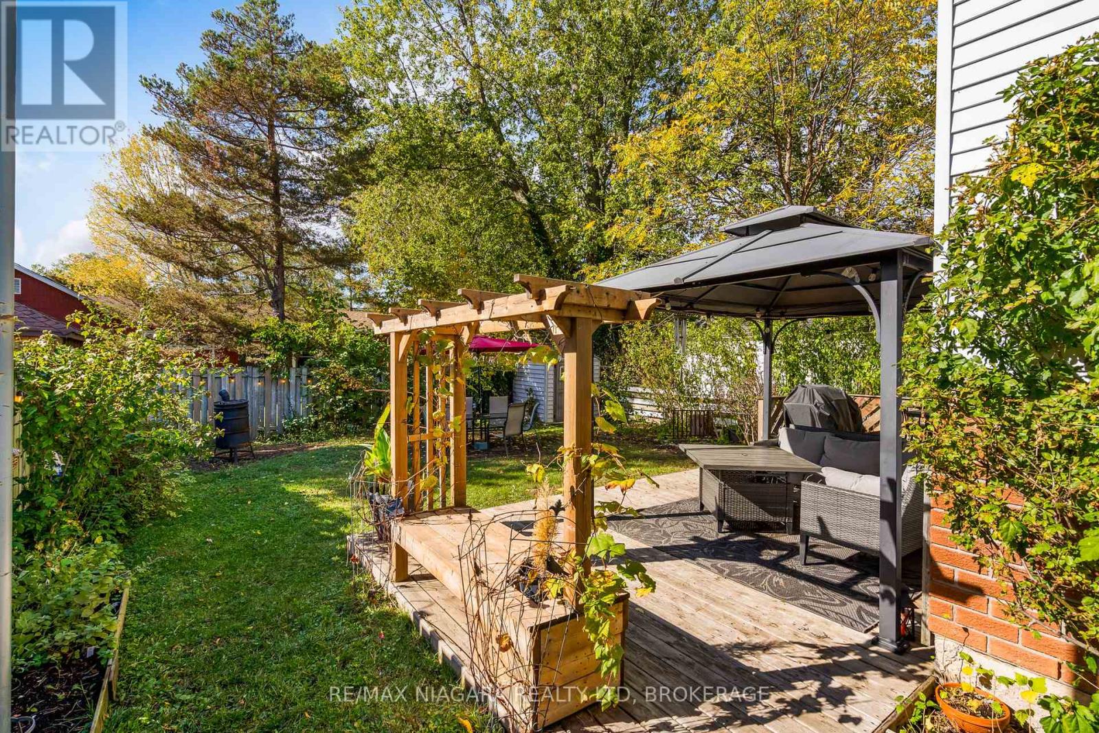 343 Helen Street, Fort Erie, Ontario  L0S 1B0 - Photo 7 - X12541518