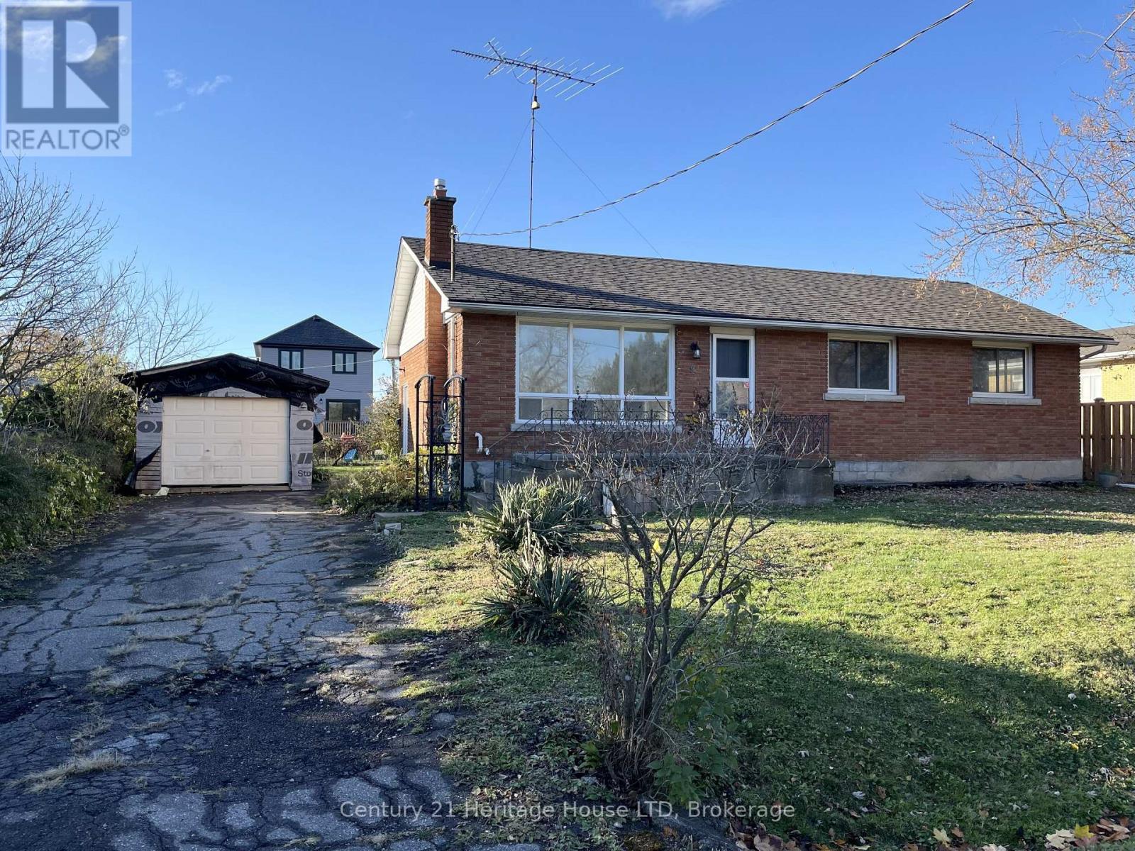 9 MCKAY STREET, St. Catharines, Ontario