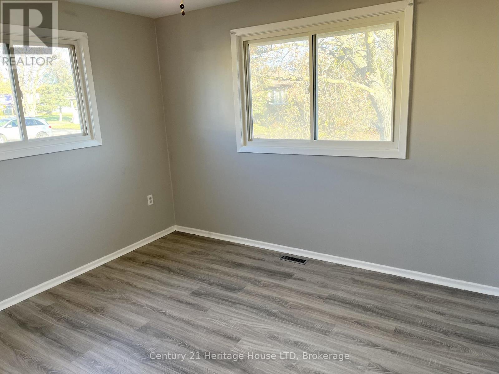 9 Mckay Street, St. Catharines, Ontario  L2S 1E8 - Photo 16 - X12541704