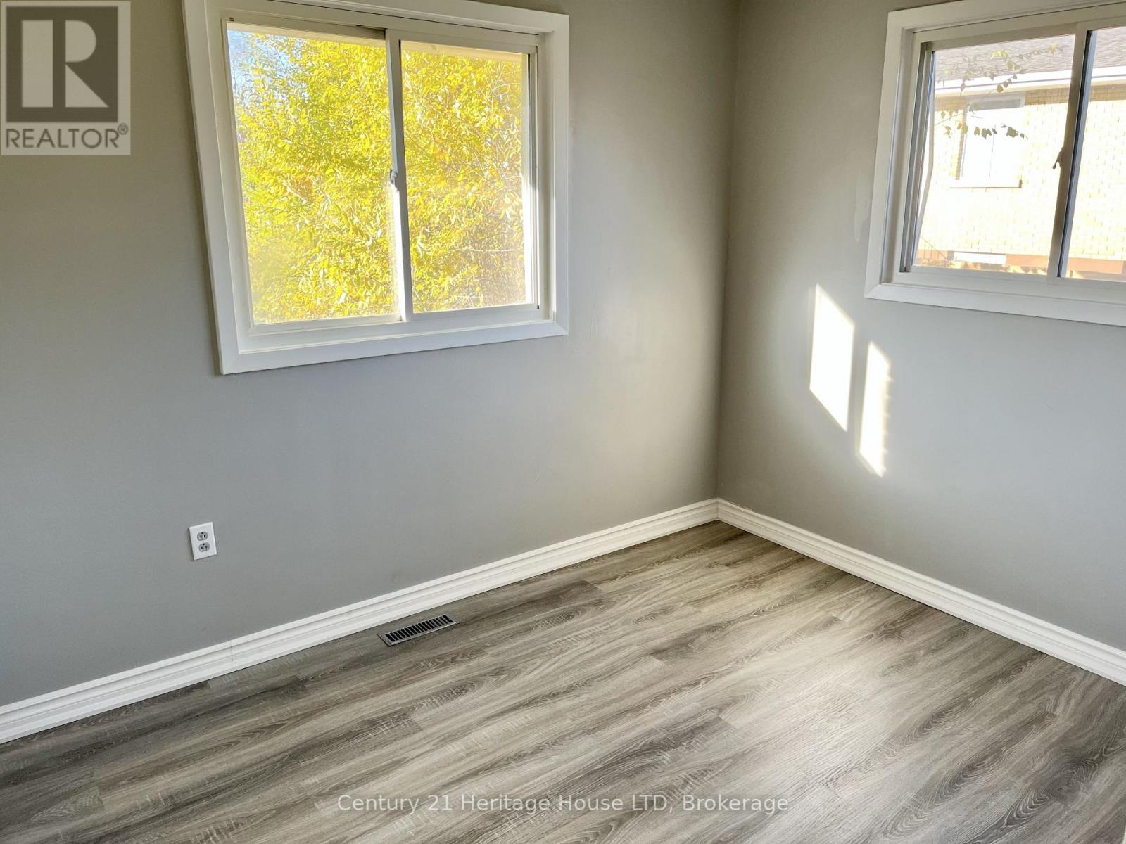 9 Mckay Street, St. Catharines, Ontario  L2S 1E8 - Photo 18 - X12541704