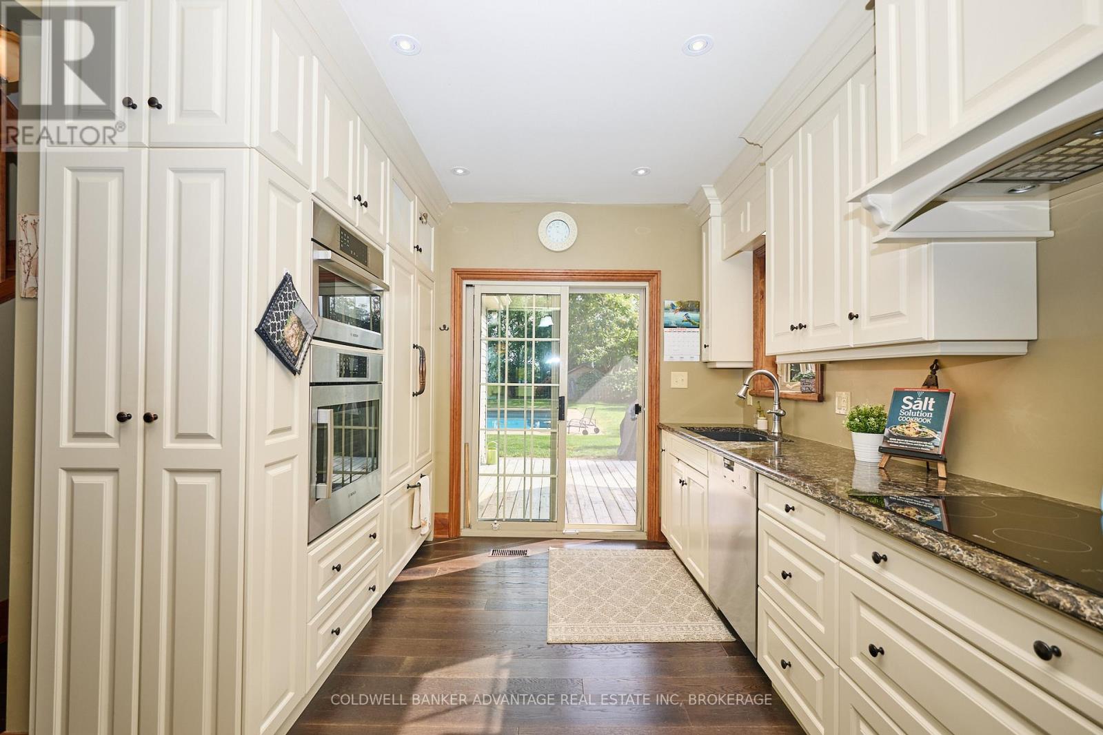 4698 Sandy Cove Drive, Lincoln, Ontario  L0R 1B1 - Photo 11 - X12541808