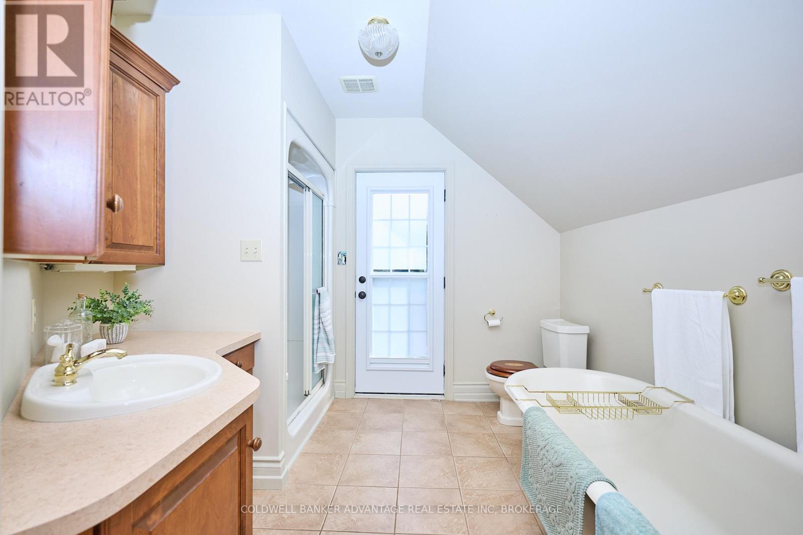 4698 Sandy Cove Drive, Lincoln, Ontario  L0R 1B1 - Photo 20 - X12541808