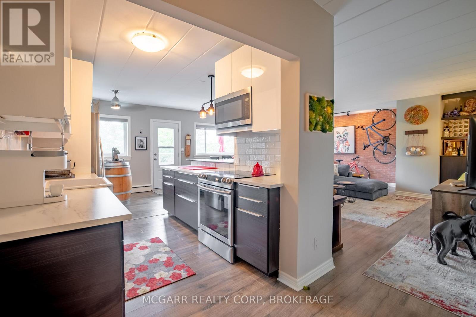 503 - 14 Norris Place, St. Catharines, Ontario  L2R 2W8 - Photo 9 - X12541838